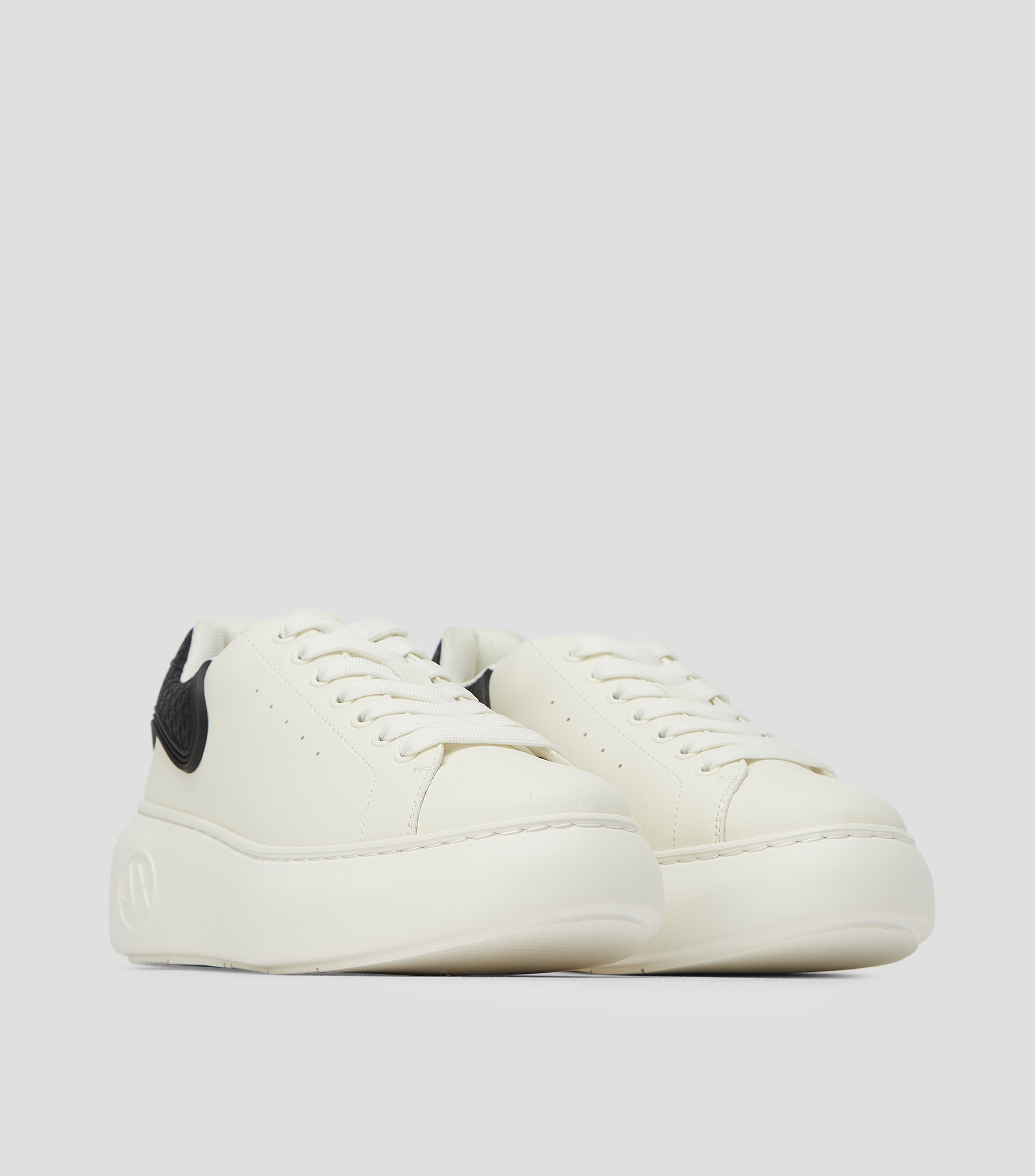Tenis Casuales con logo Mujer